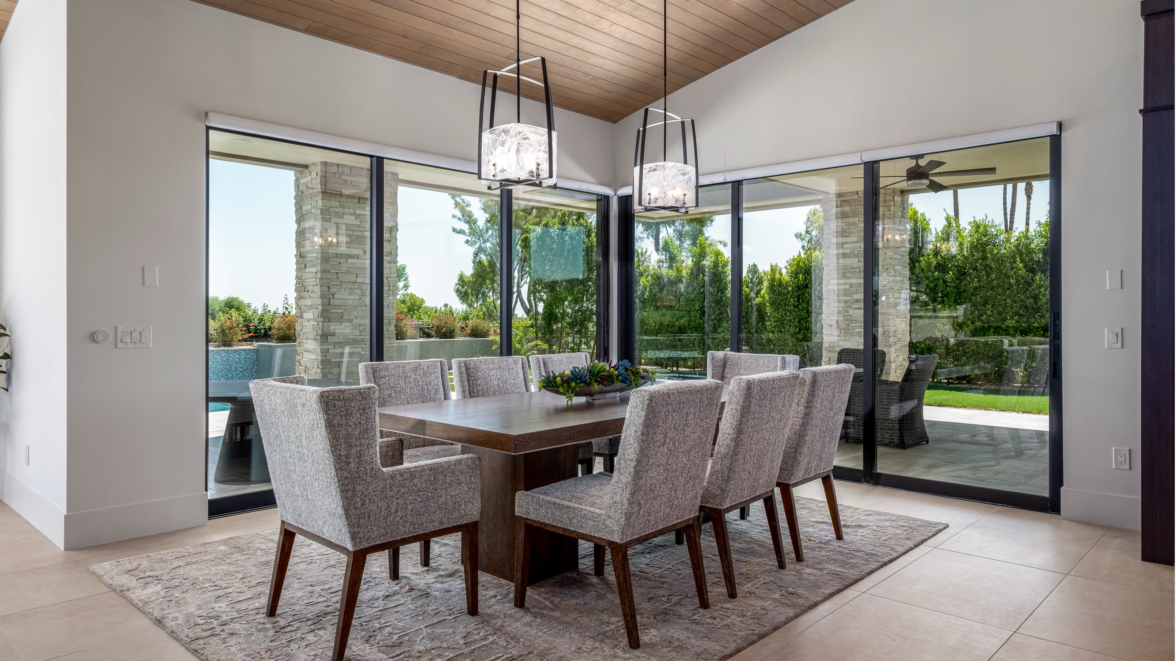 /media/projects/pinnacle-peak-country-club/dinette.jpg